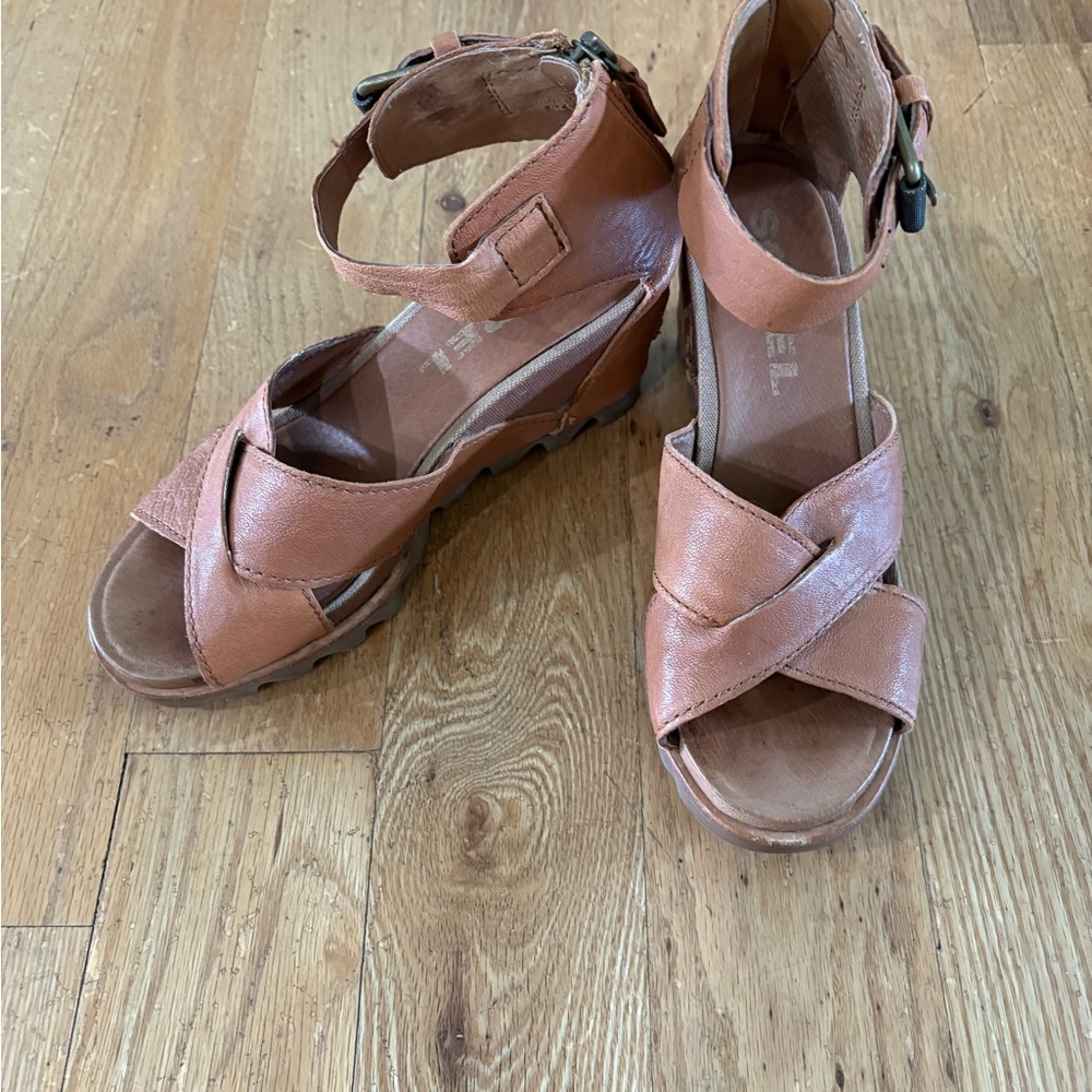 Women's Sorel Tan Sandals